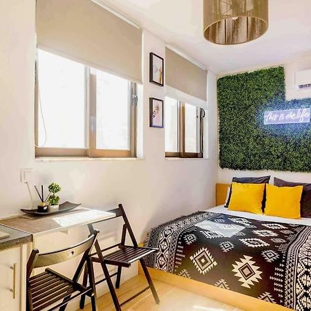 Downtown 22Sqm Green Nest King-Size Bed Афины Экстерьер фото