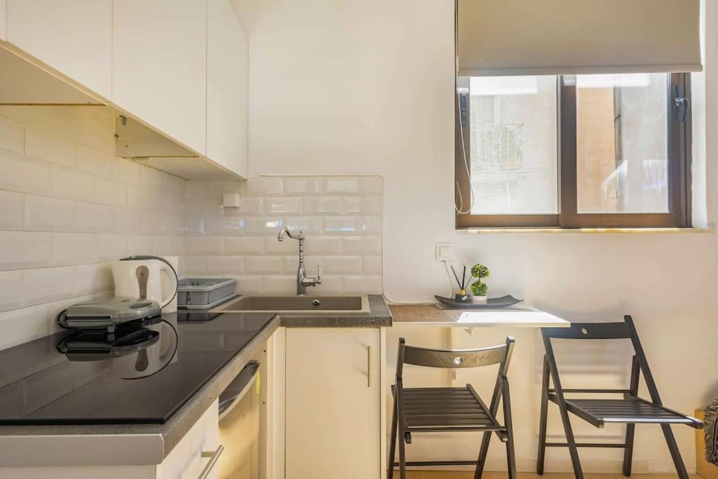 Downtown 22Sqm Green Nest King-Size Bed Афины Экстерьер фото